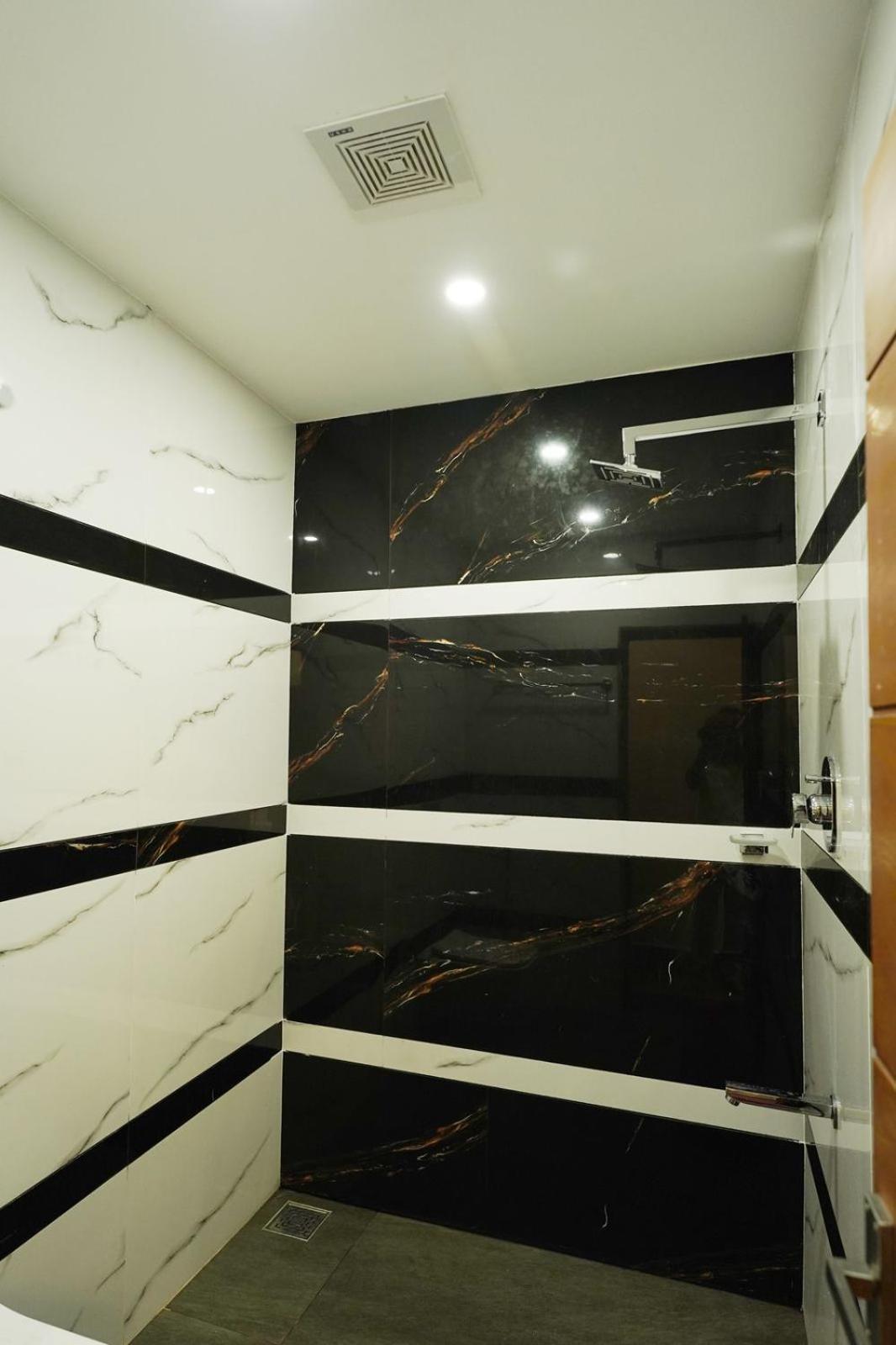 Krishnakripa Premium Residency Hotel Kochi ภายนอก รูปภาพ