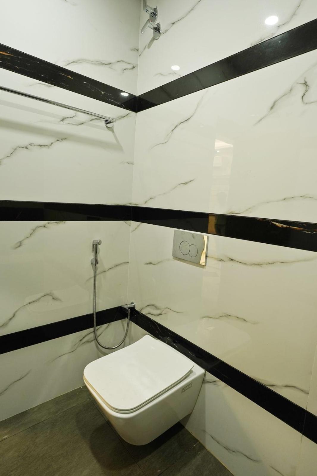 Krishnakripa Premium Residency Hotel Kochi ภายนอก รูปภาพ
