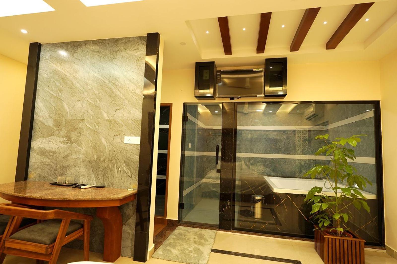 Krishnakripa Premium Residency Hotel Kochi ภายนอก รูปภาพ