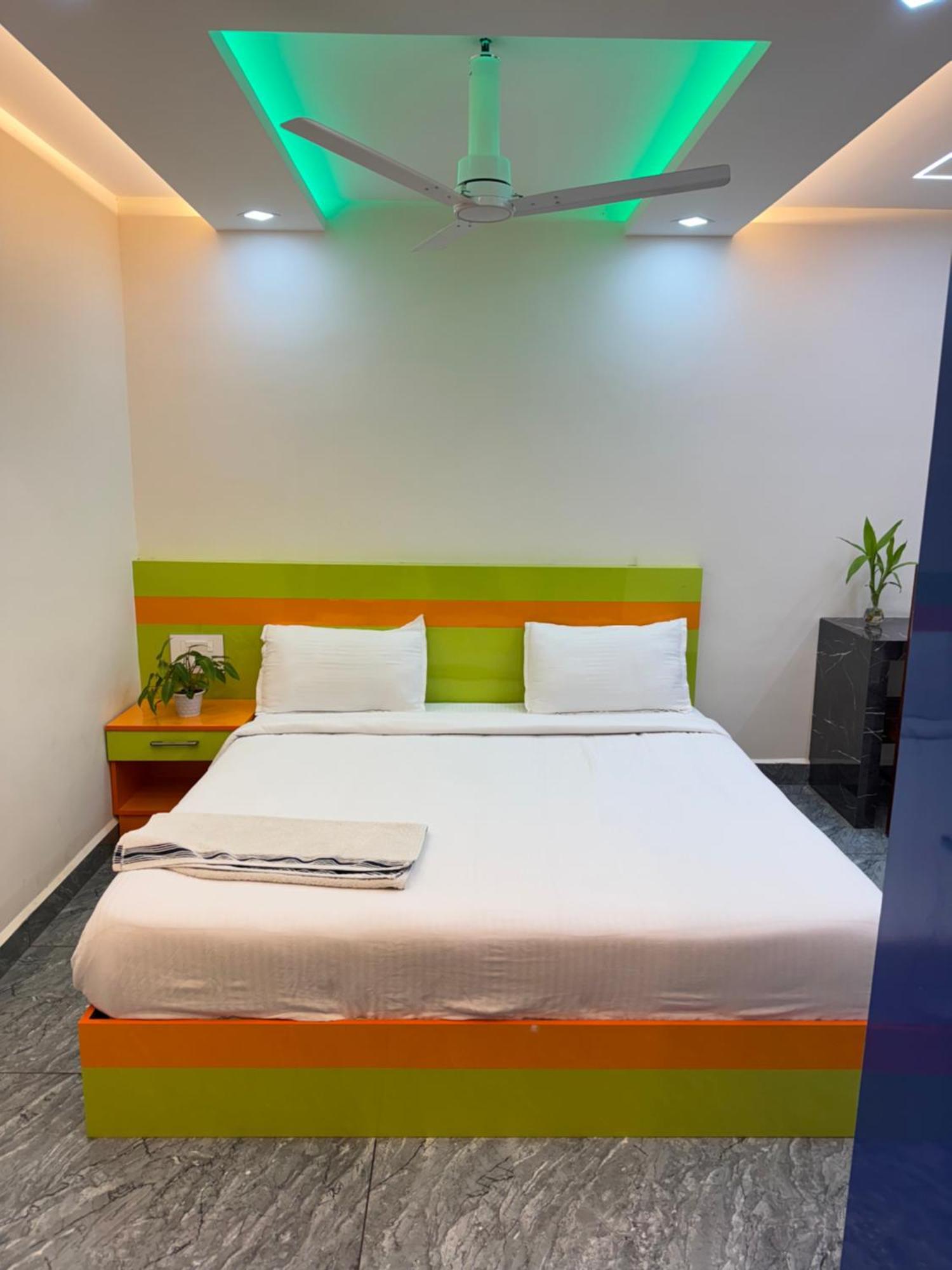 Krishnakripa Premium Residency Hotel Kochi ภายนอก รูปภาพ